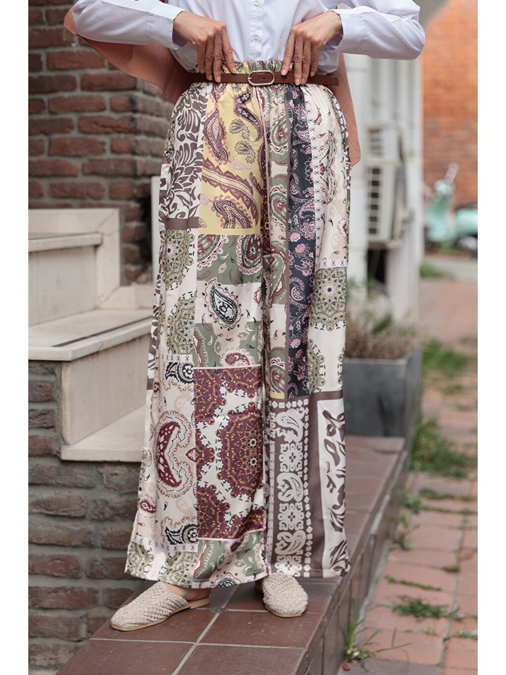 Kadın Baskılı Saten Pantolon Kahverengi-2