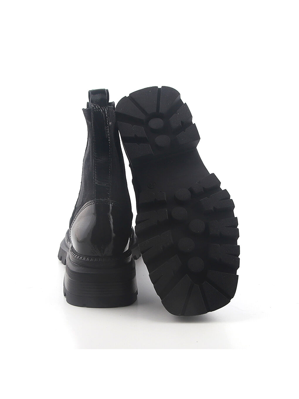 Siyah Kadın Bot RC-24K-001-R37506 SİYAH RUGAN- SİYAH NUBUK 295-317-4