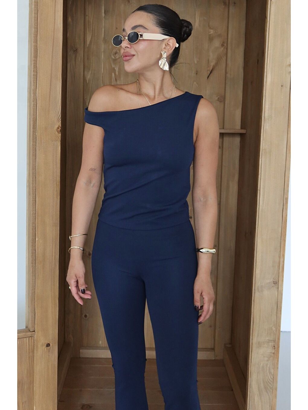 Kadın Lacivert Omuz Detaylı Kalın Askılı Bluz Yırtmaç Detaylı Pantolon Takım-4