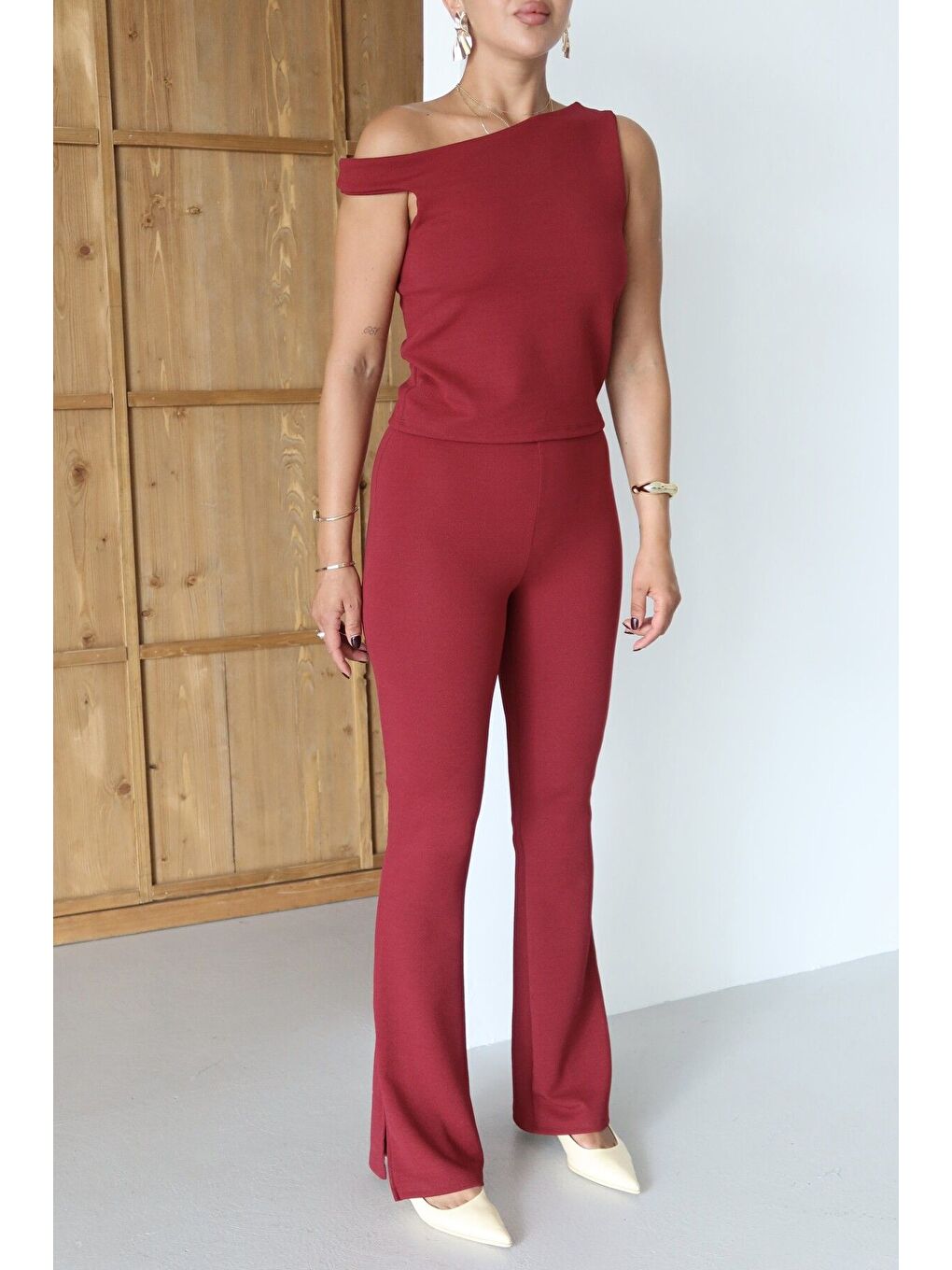 Kadın Bordo Omuz Detaylı Kalın Askılı Bluz Yırtmaç Detaylı Pantolon Takım-4