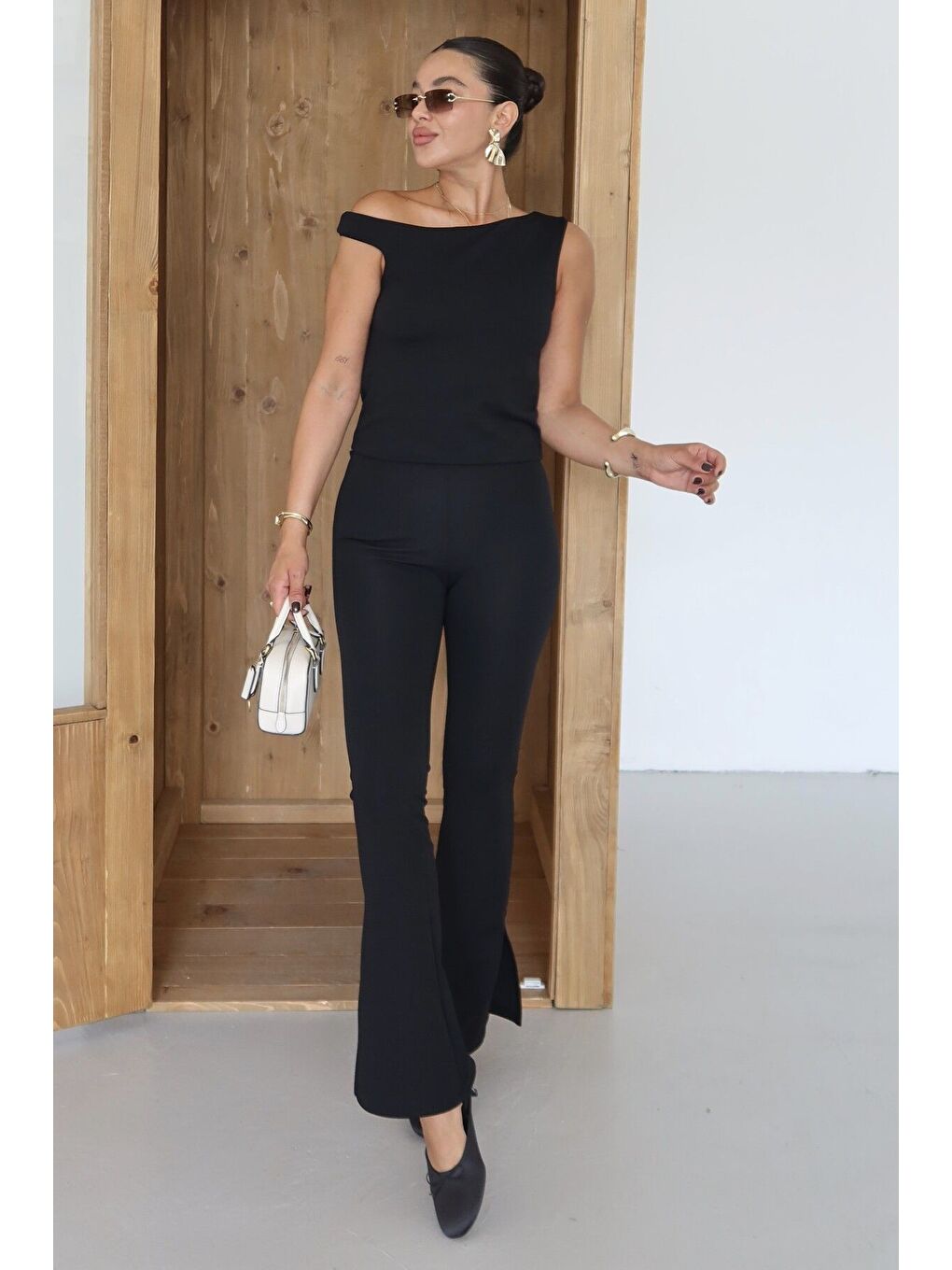 Kadın Siyah Omuz Detaylı Kalın Askılı Bluz Yırtmaç Detaylı Pantolon Takım-4