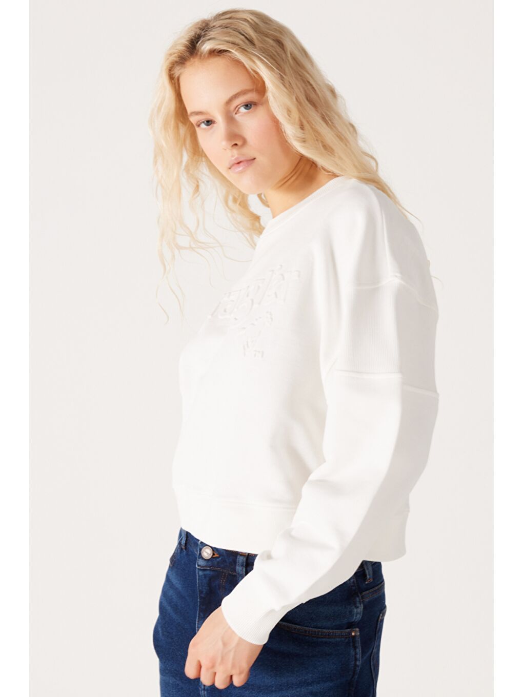 Relaxed Fit Geniş Kesim %100 Pamuk Bisiklet Yaka Beyaz Sweatshirt-3