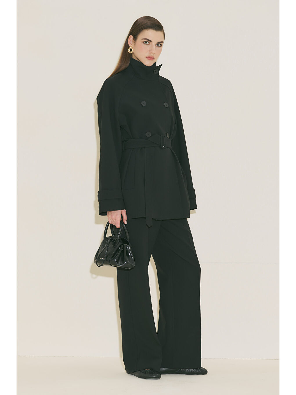 Yüksek Yaka Kemerli Trençkot Siyah-7