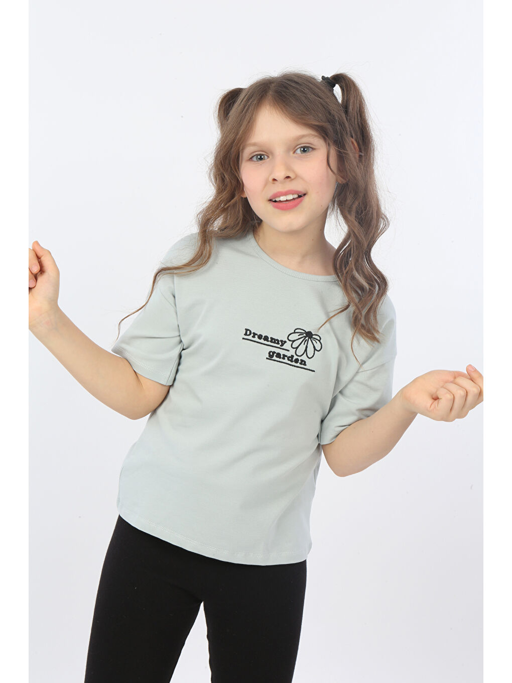 Gri Kız Çocuk Dreamy Garden Nakışlı Tişört-1