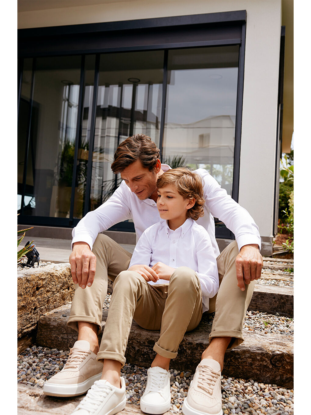 Erkek Beyaz Dar Kesim Düğmeli Yaka Pamuklu Oxford Gömlek-2