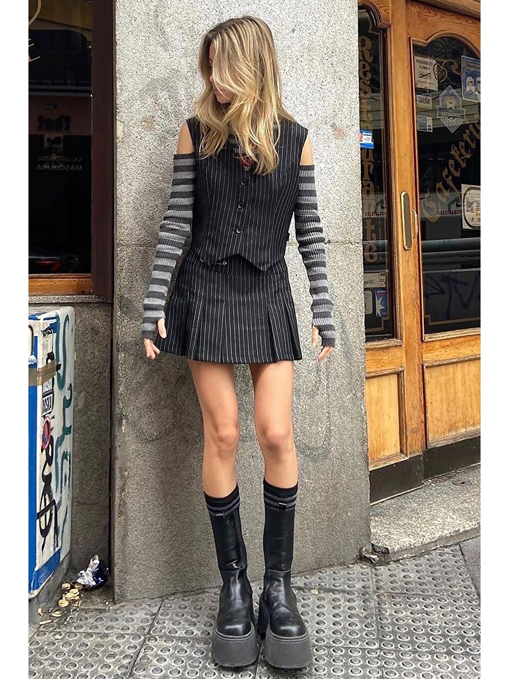 Siyah Çizgili Pileli Kısa Kadın Etek Mg1451-7