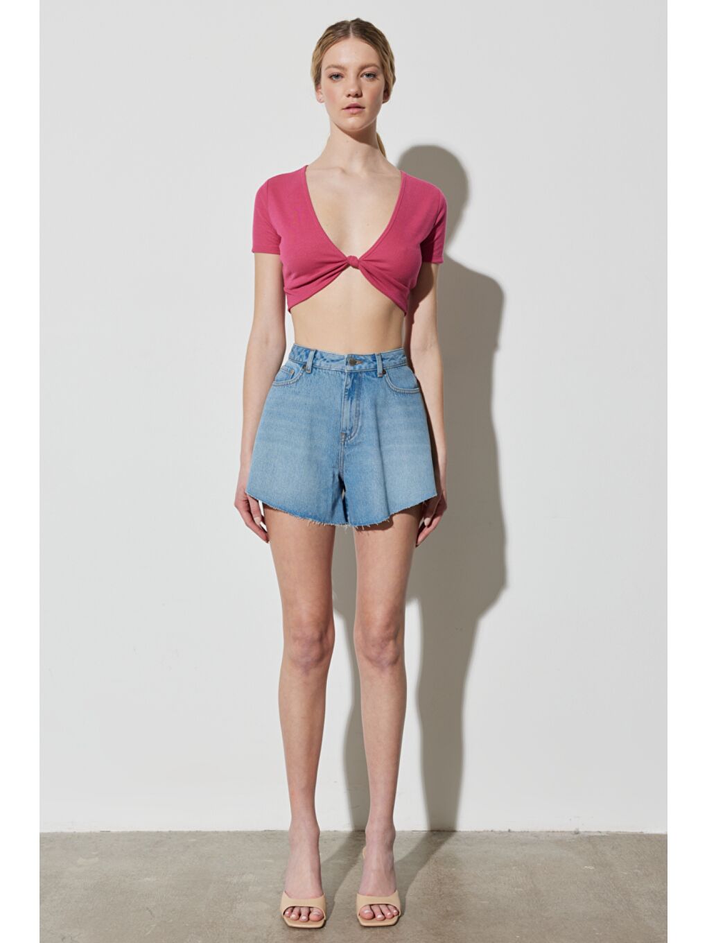 Regular Fit Normal Kesim Yüksek Bel Açık Mavi Esnek Jean Jean Şort-1