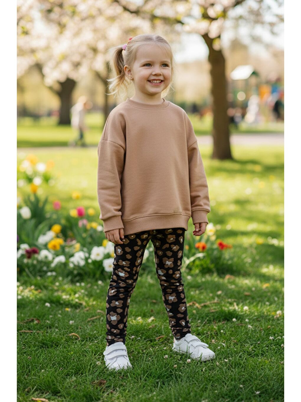 Siyah Leopar Desenli Kız Çocuk Tayt