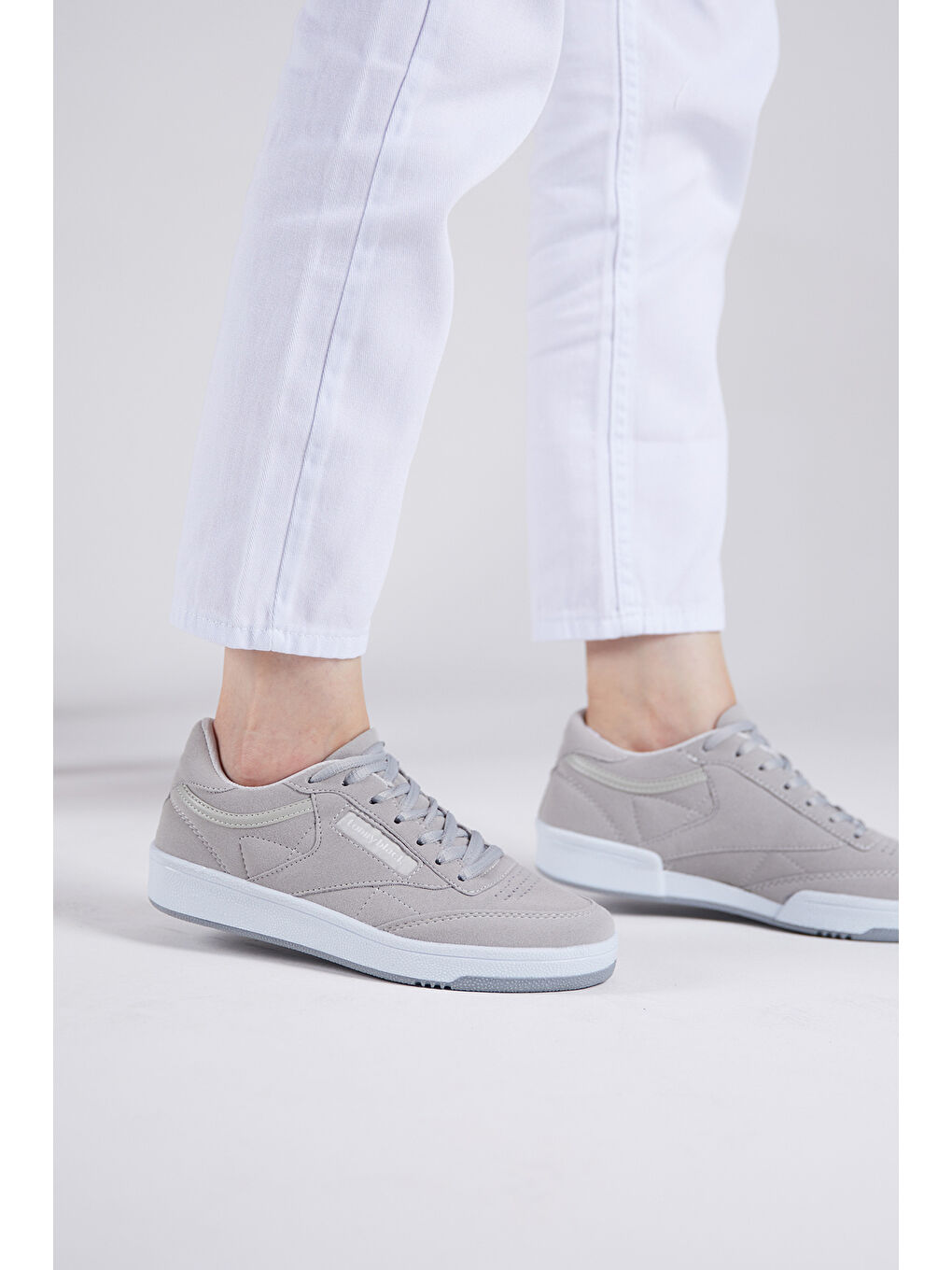 Unisex Gri Süet Rahat Kalıp Poli Taban Bağcıklı Spor Ayakkabı-1