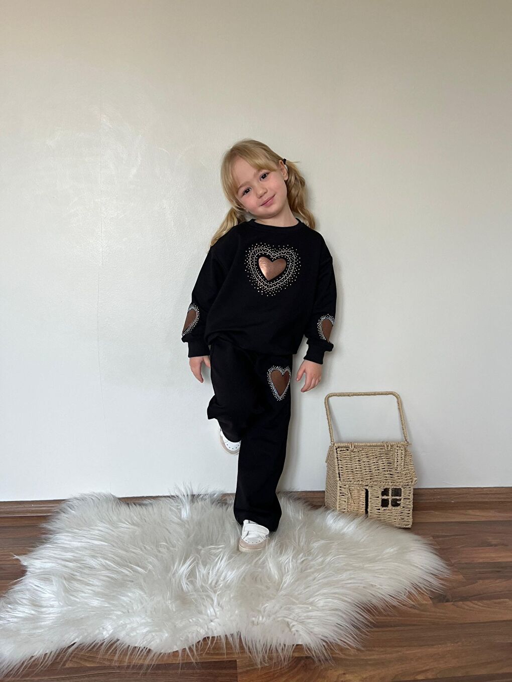 Siyah Kız Çocuk Kalp Detay Alt Üst Eşofman Takımı-2