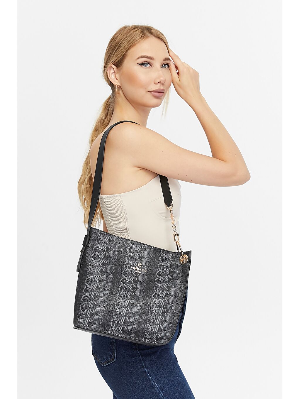 Siyah Kadın Omuz Çantası