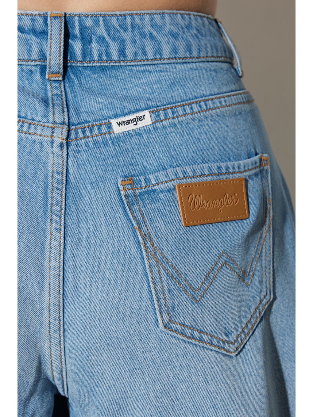 Regular Fit Normal Kesim Yüksek Bel Açık Mavi Esnek Jean Jean Şort-4