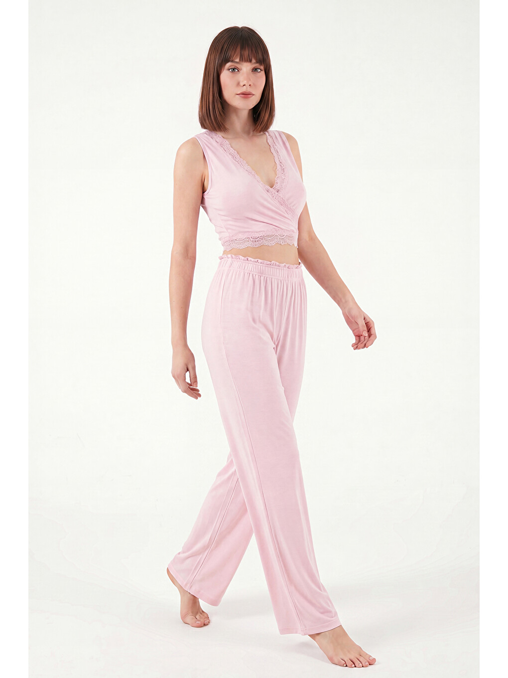 Pembe Yumuşak Dokulu Sırtı Bağlamalı Dantelli Crop Pijama Takımı 6575015-1