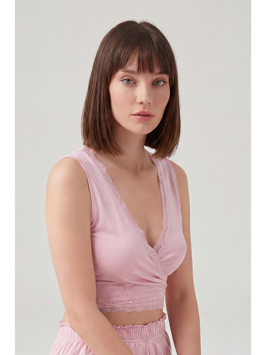 Pembe Yumuşak Dokulu Sırtı Bağlamalı Dantelli Crop Pijama Takımı 6575015-2