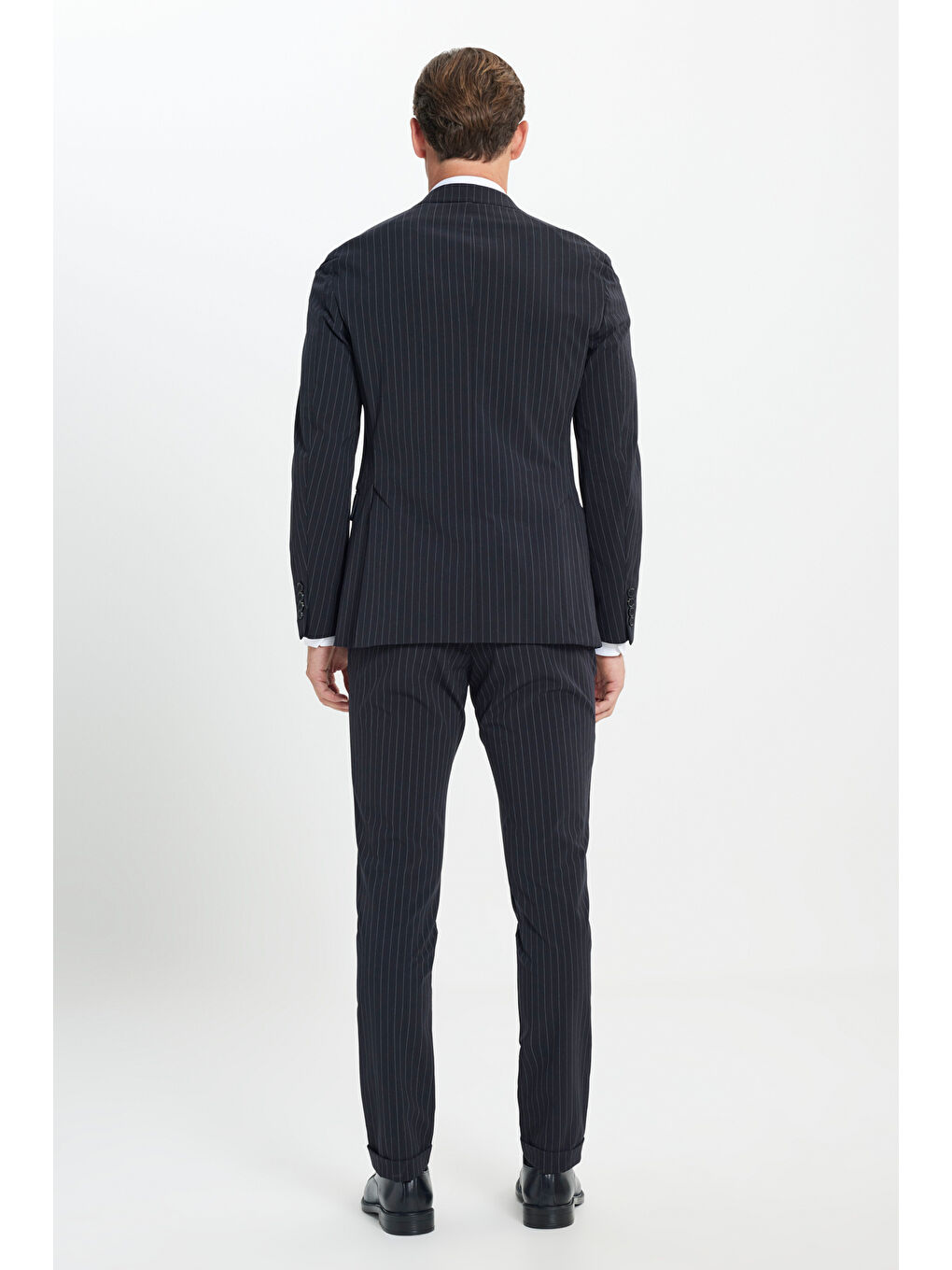 Erkek Koyu Lacivert Slim Fit Dar Kesim Kırlangıç Yaka Çizgili Takım Elbise-8