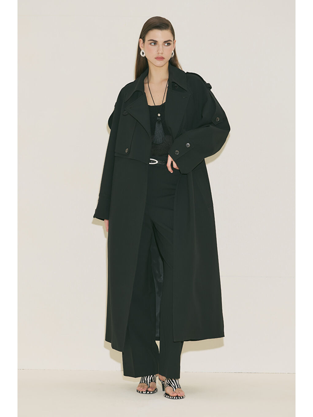 Lımıted Edıtıon Geniş Kol Trençkot Siyah