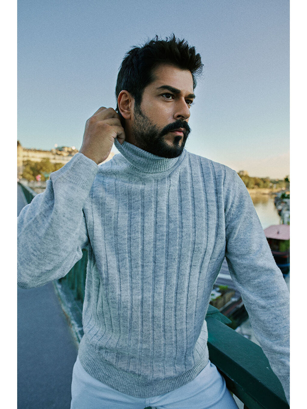 Erkek Gri Melanj Standart Fit Normal Kesim Tam Balıkçı Yaka Jakarlı Triko Kazak-2