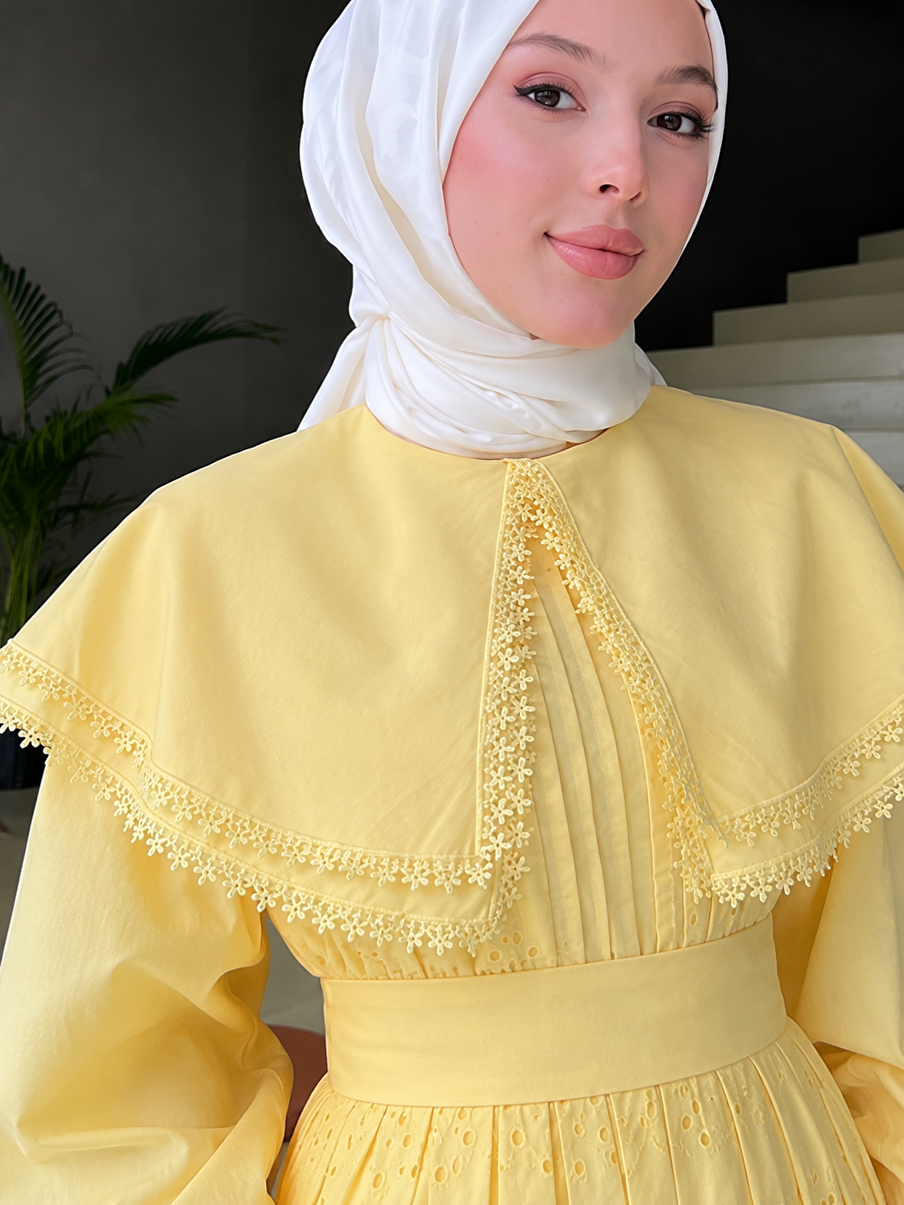 Kadın Fisto Yaka Detaylı Uzun Sarı Tesettür Elbise-2
