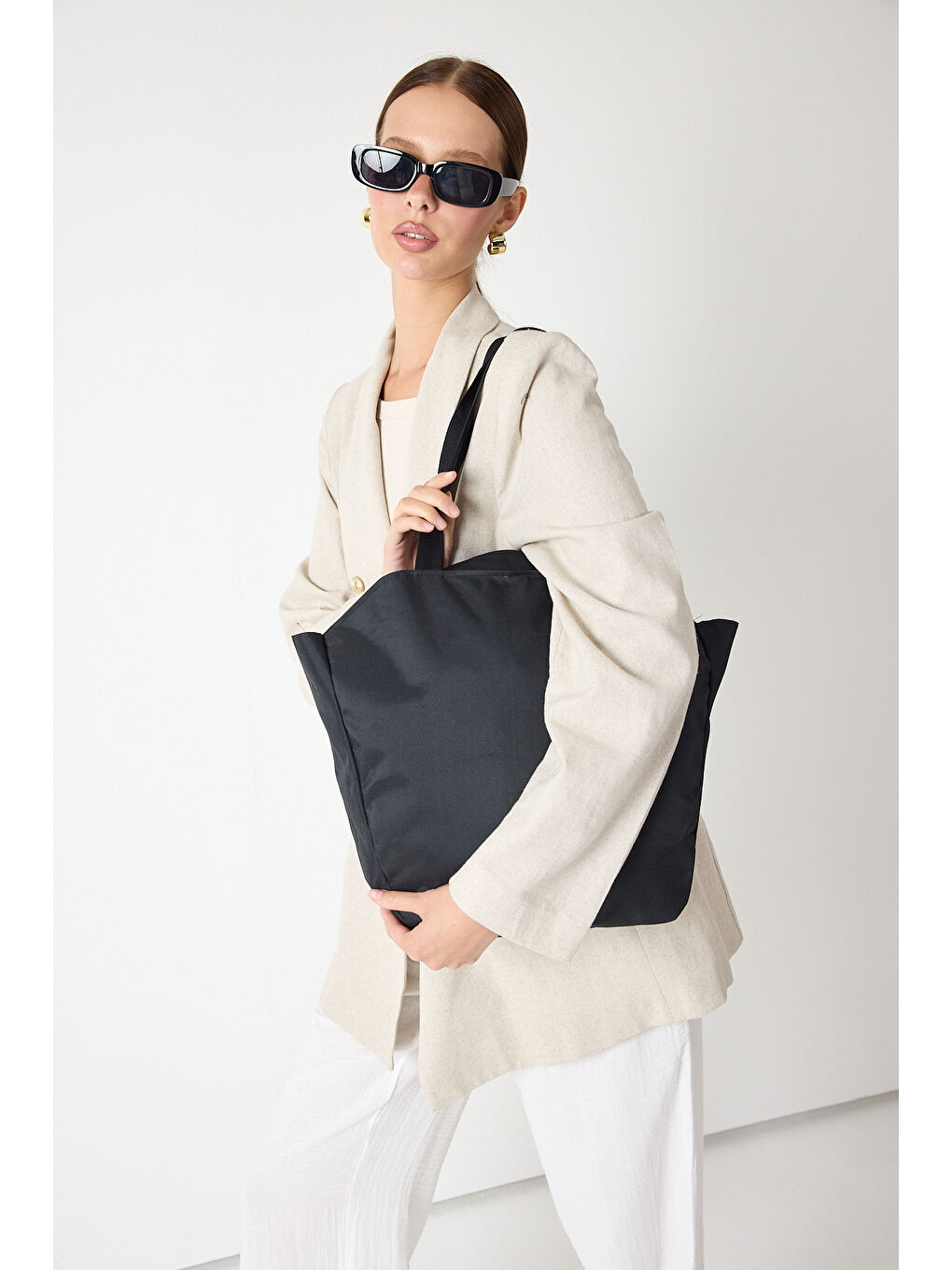 Kadın Siyah Fermuarlı Büyük Boy Kumaş Omuz Çantası-3