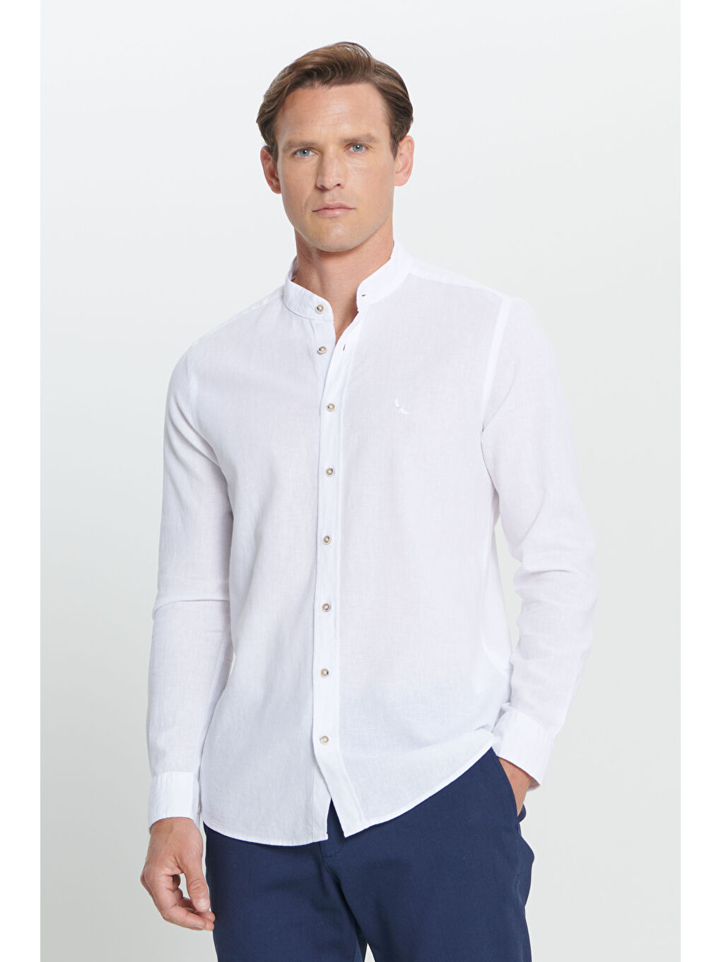 Erkek Beyaz Slim Fit Dar Kesim Hakim Yaka Keten Gömlek-2