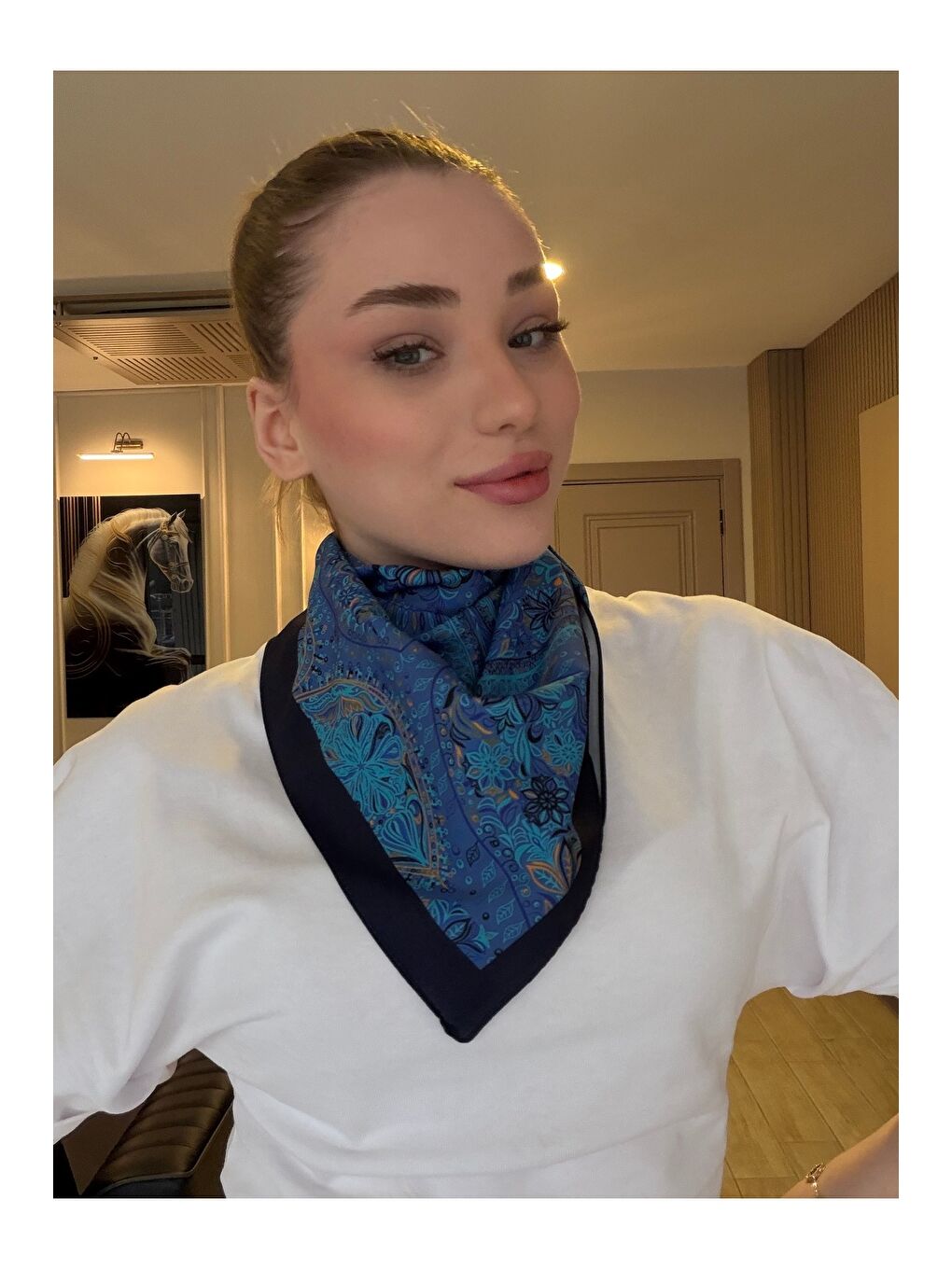 Kadın Desenli Saten Boyun Fuları Bandana Mavi Lacivert FLR2007 MAVI