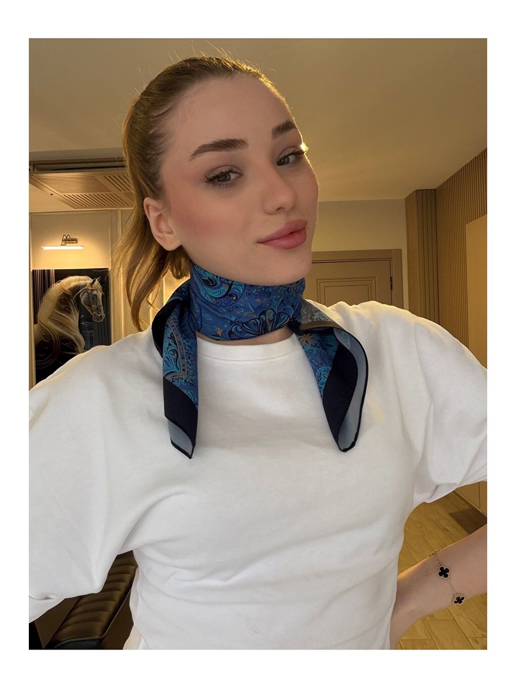 Kadın Desenli Saten Boyun Fuları Bandana Mavi Lacivert FLR2007 MAVI-1