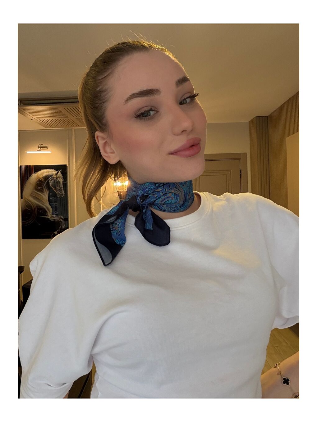 Kadın Desenli Saten Boyun Fuları Bandana Mavi Lacivert FLR2007 MAVI-2