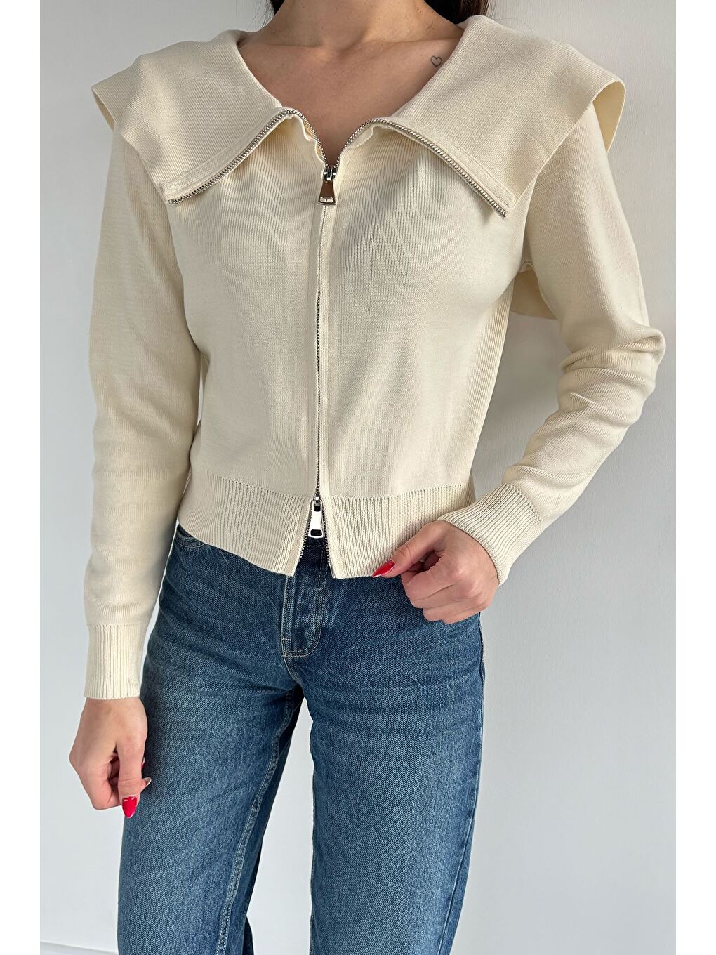 Ekru Kadın Bebe Yaka Fermuarlı Triko Bluz-1