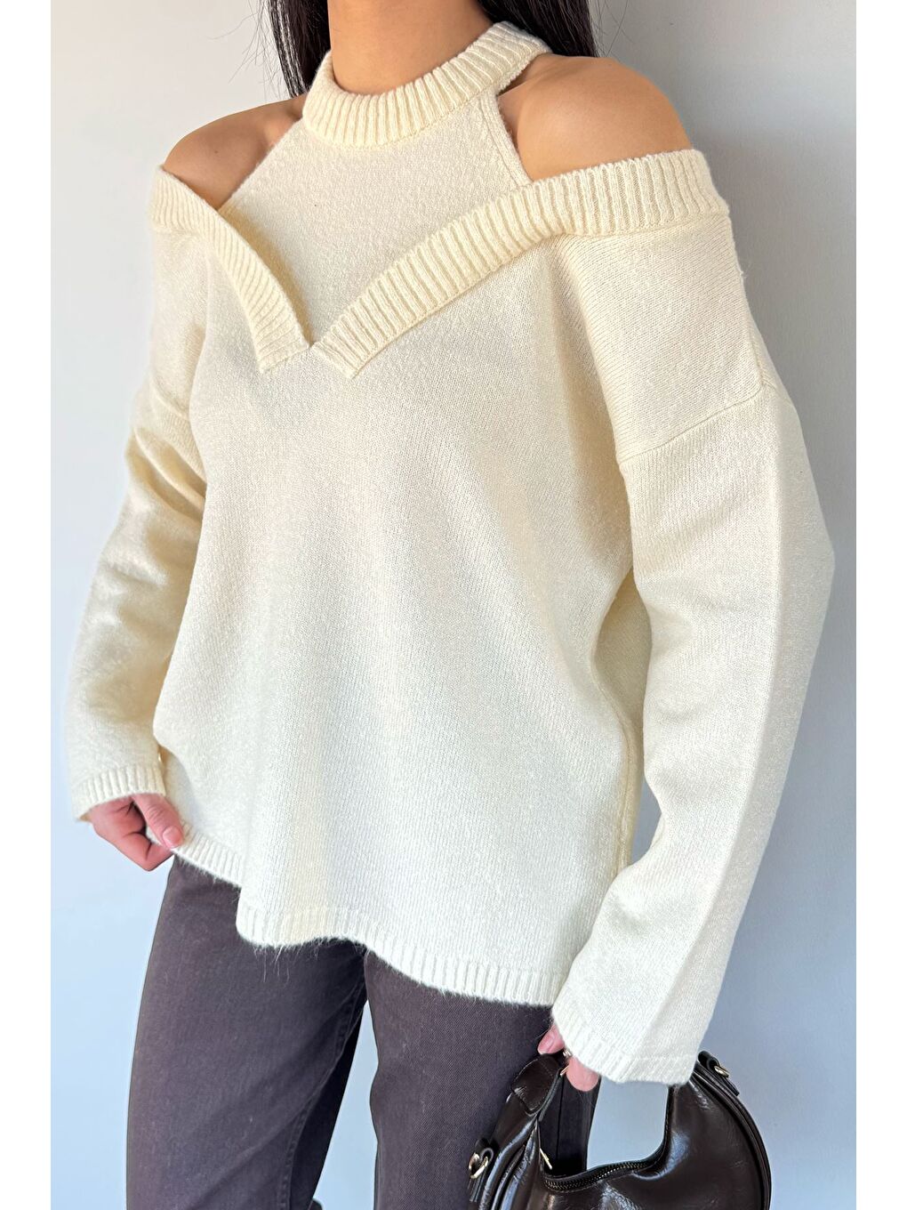 Ekru Halter Yaka Kadın Triko Bluz-2