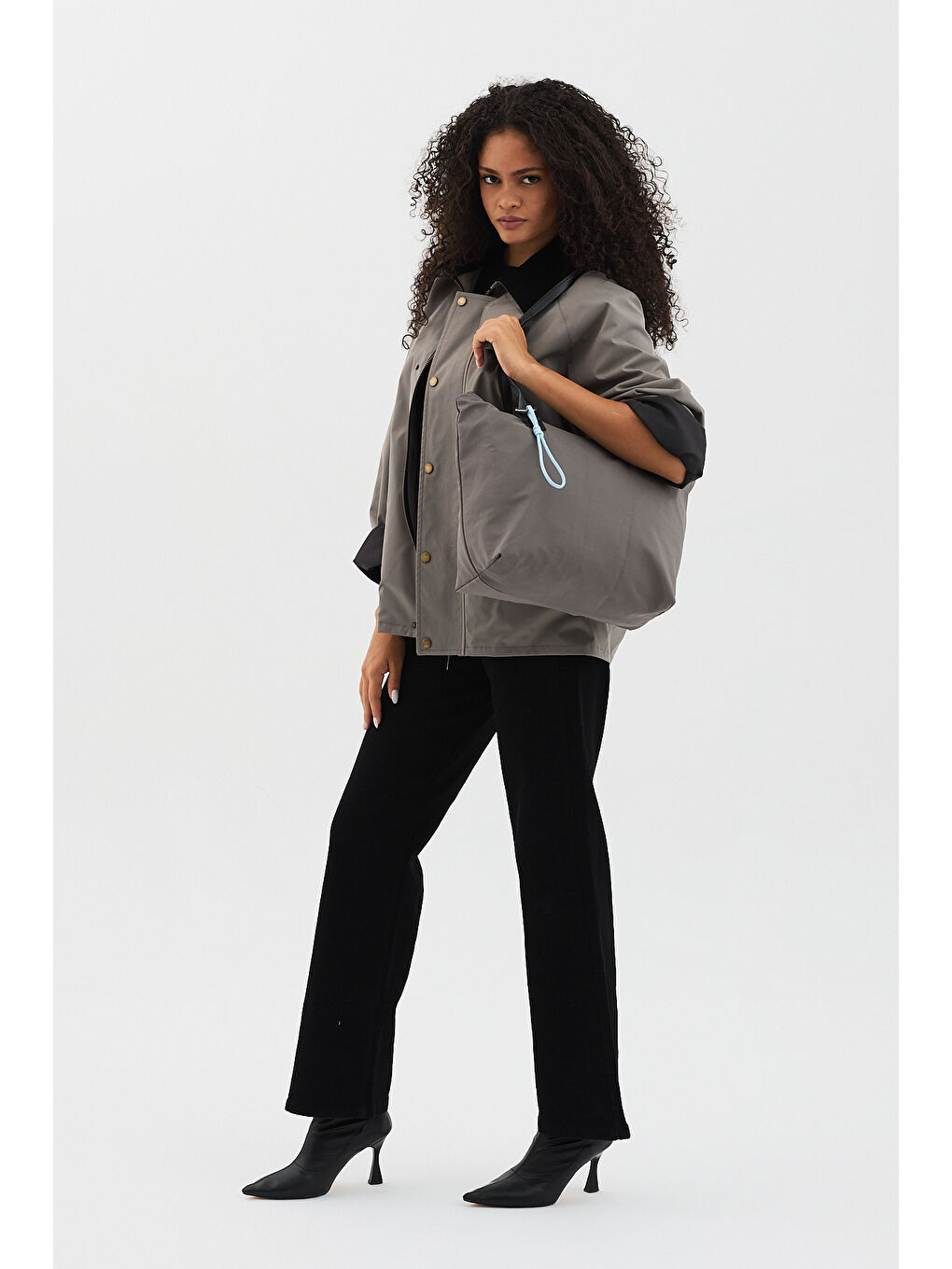 Gri Kadın Füme Fermuarlı Kumaş Saplı Omuz Çantası-1