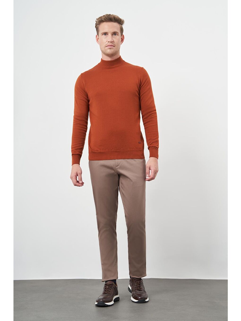 Kahverengi Kiremit Uzun Kol Düz Örme Yarım Balıkçı Yaka Classic Comfort Fit Triko 1012245001-2