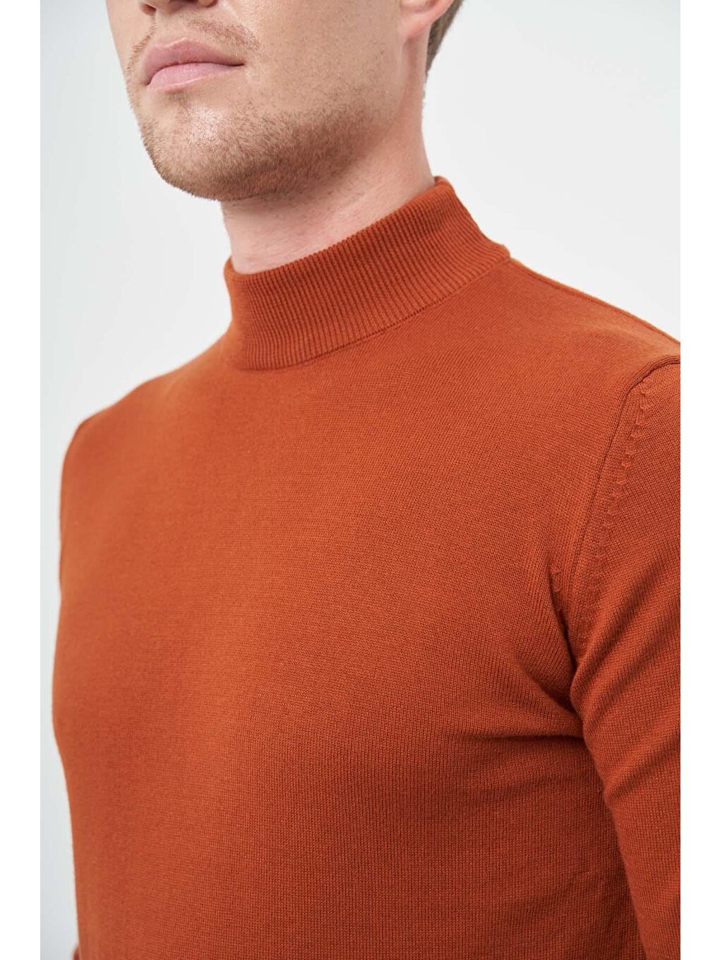 Kahverengi Kiremit Uzun Kol Düz Örme Yarım Balıkçı Yaka Classic Comfort Fit Triko 1012245001-4
