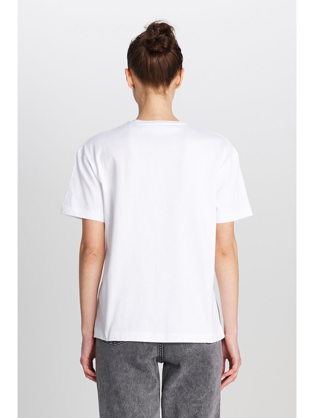 %100 Pamuk Regular Fit Normal Kesim Bisiklet Yaka Cep Detaylı Kırık Beyaz Tişört-4