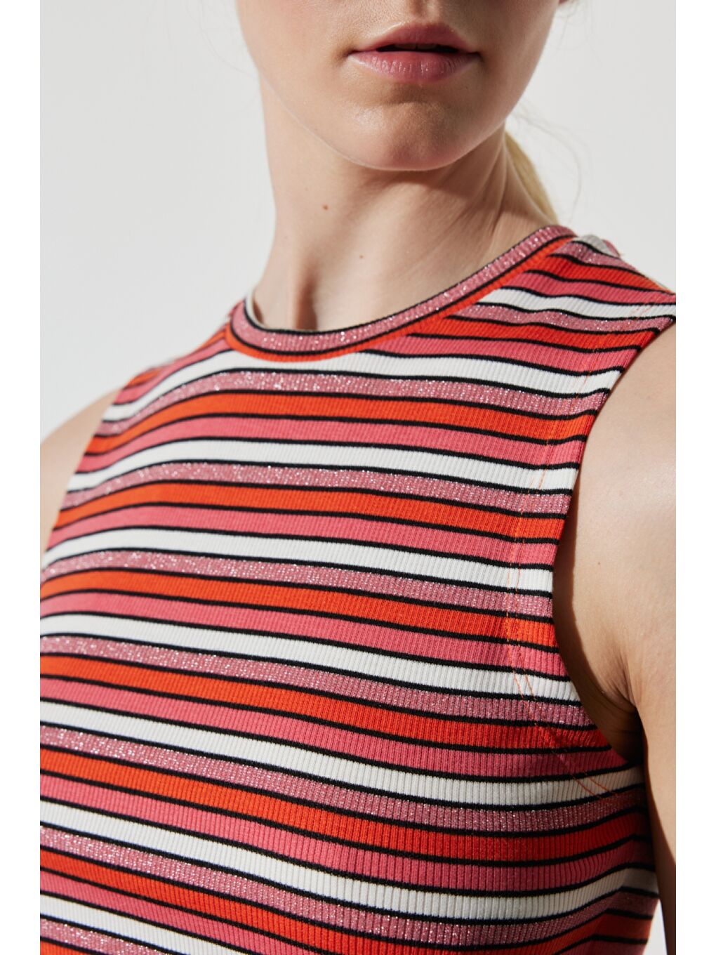 Karışık Regular Fit Normal Kesim Bisiklet Yaka Kolsuz Çizgili Crop Bluz-3