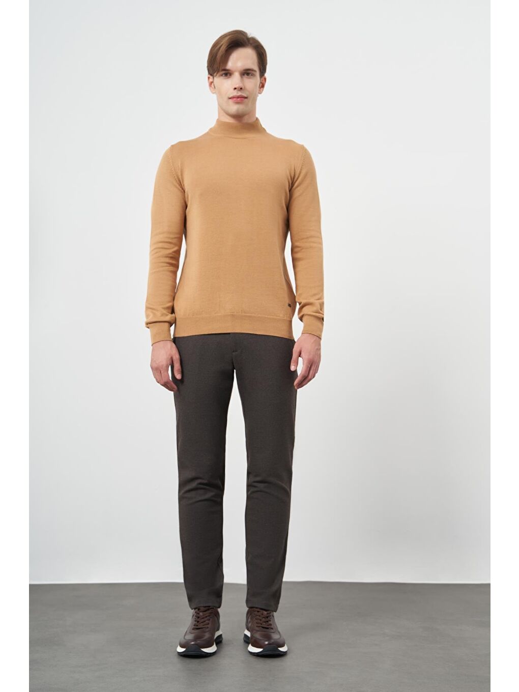 Kahverengi Camel Uzun Kol Düz Örme Yarım Balıkçı Yaka Classic Comfort Fit Triko 1012245001-1