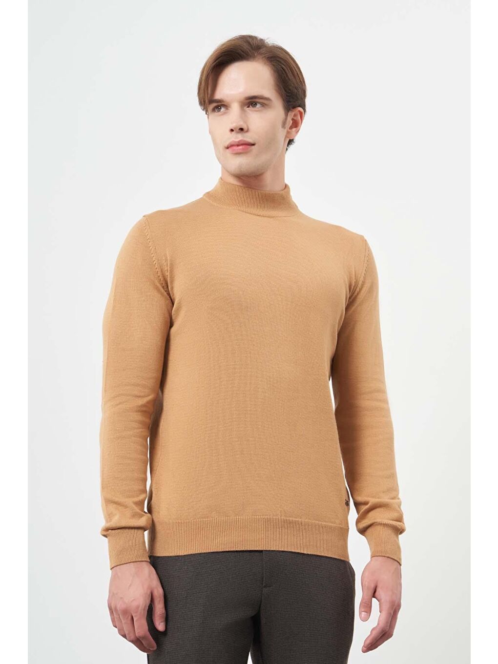 Kahverengi Camel Uzun Kol Düz Örme Yarım Balıkçı Yaka Classic Comfort Fit Triko 1012245001-2