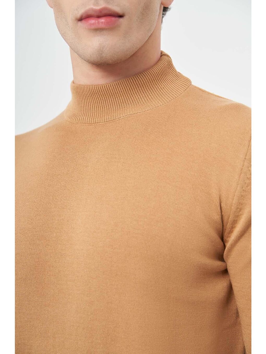 Kahverengi Camel Uzun Kol Düz Örme Yarım Balıkçı Yaka Classic Comfort Fit Triko 1012245001-3