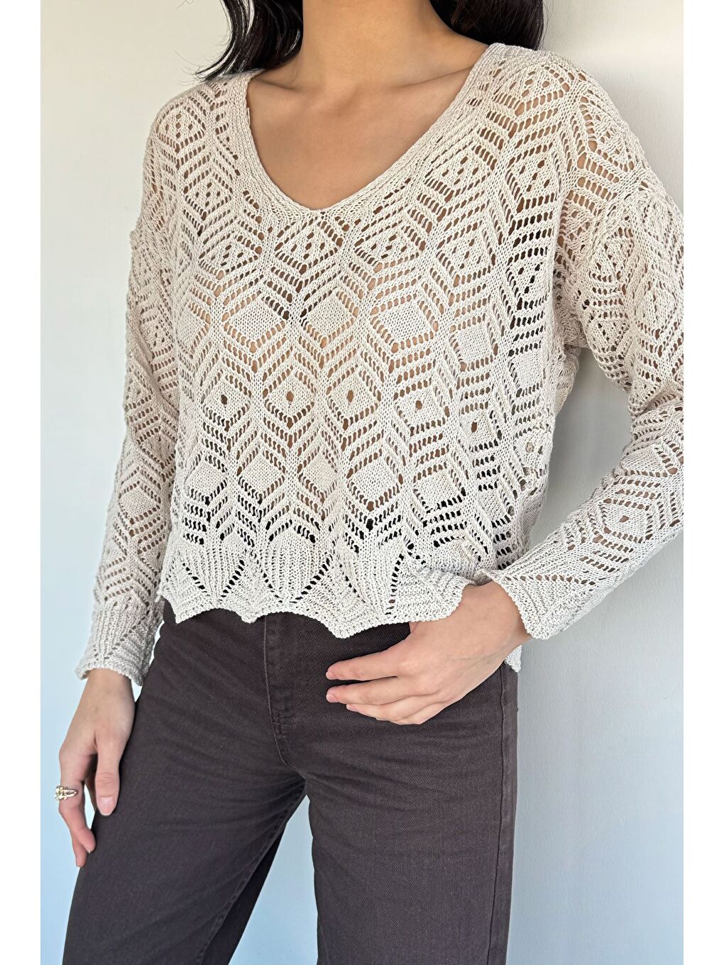 Ekru Kadın V Yaka Ajurlu Triko Bluz-1