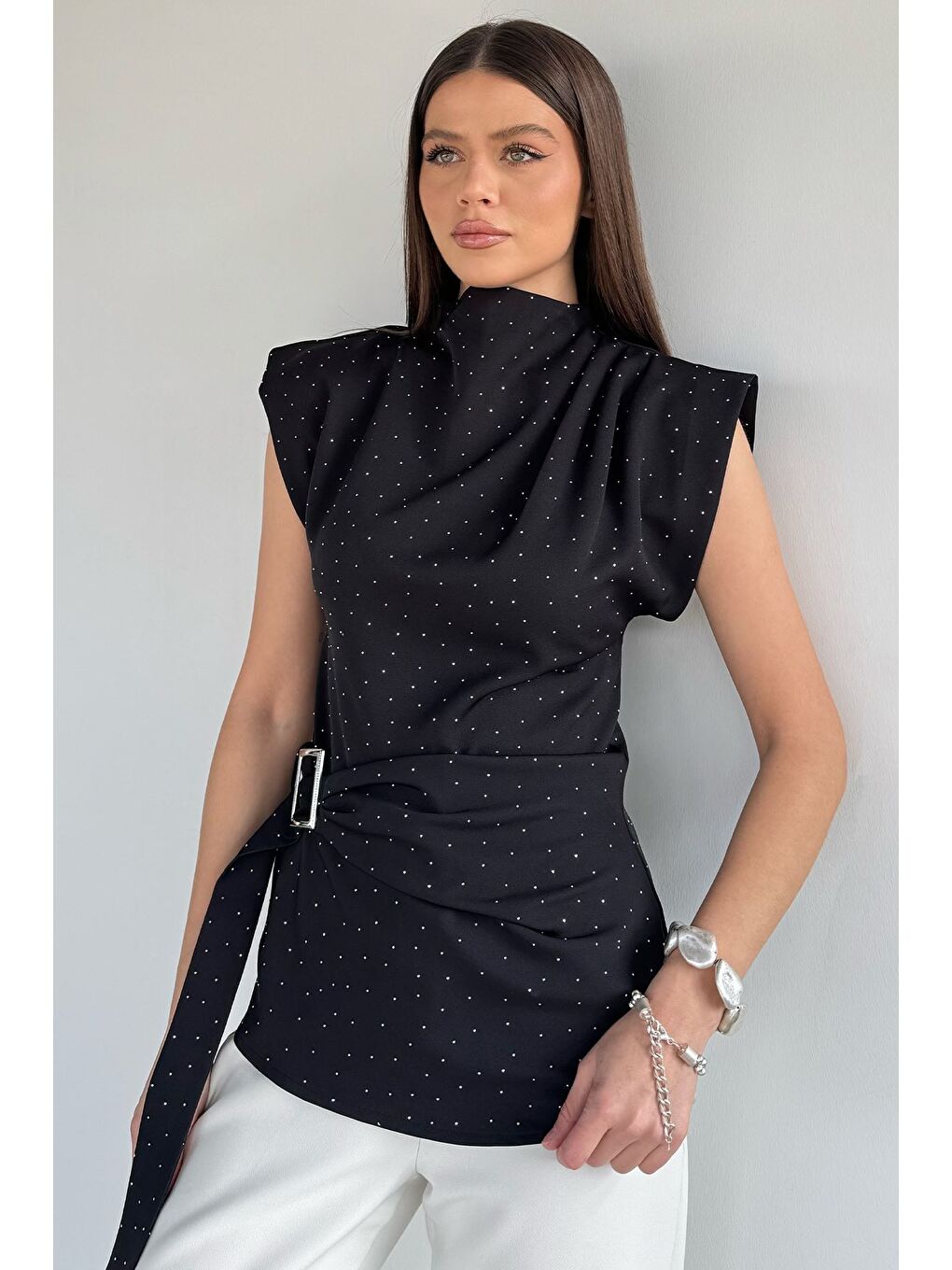 Siyah Kadın Taşlı Kemer Detaylı Bluz-1