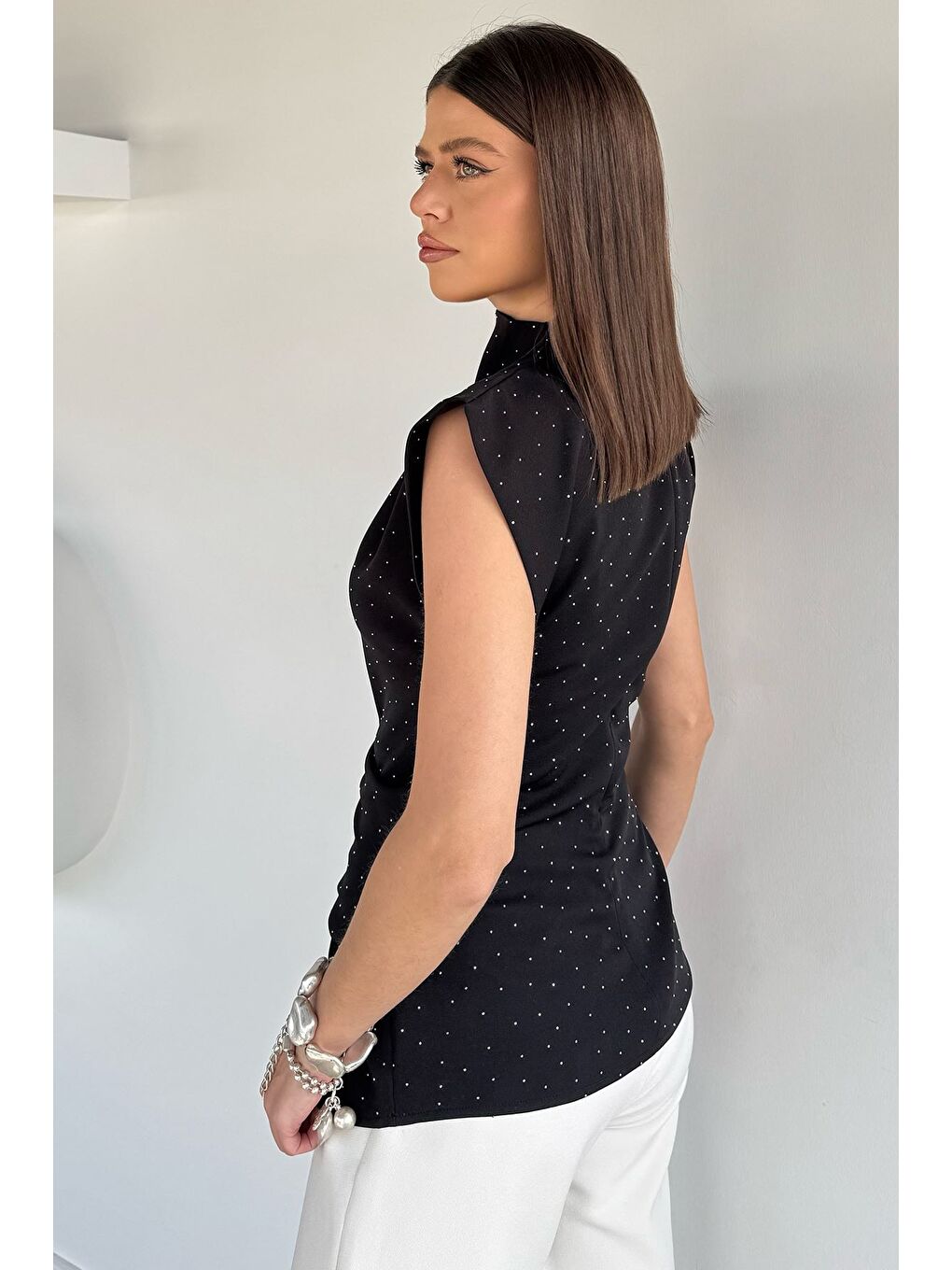 Siyah Kadın Taşlı Kemer Detaylı Bluz-3