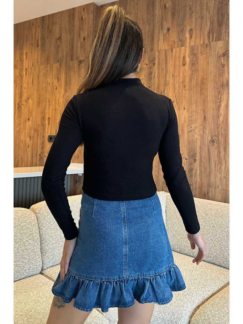 GÜLSELİ Siyah Yarım Balıkçı Yaka Taşlı Crop Top Bluz - 3