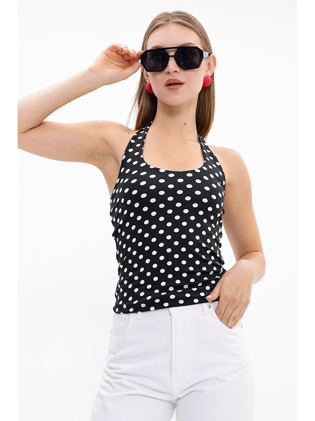 Siyah Boyundan Geçirmeli Puantiyeli Slim Fit Bluz-1