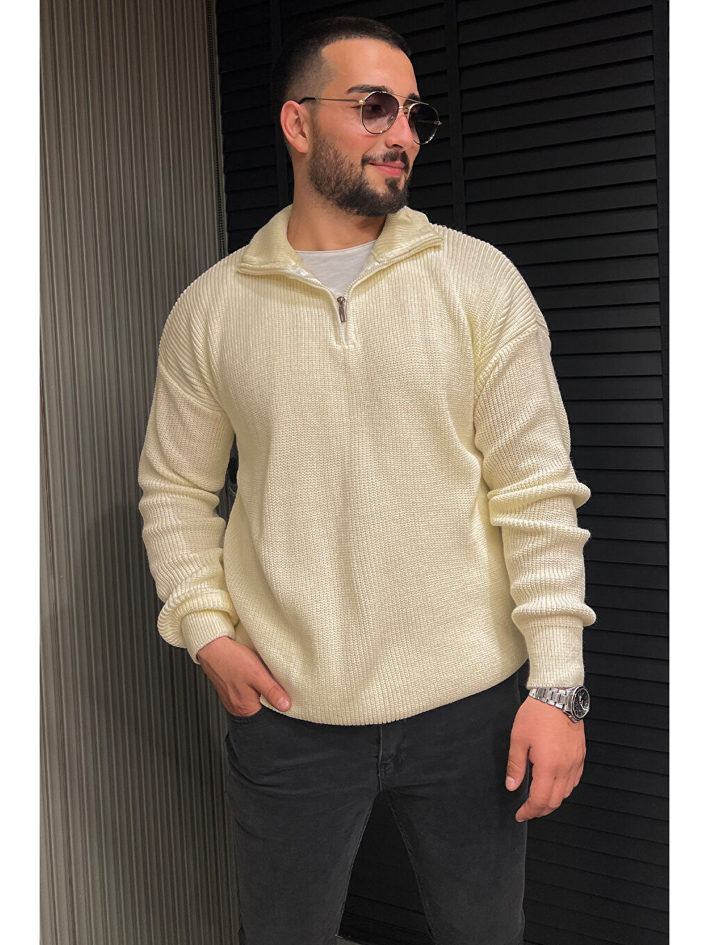 Bej Erkek Yaka Fermuarlı Triko Kazak-1