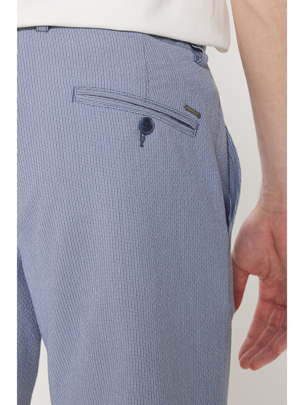 Erkek Lacivert Slim Fit Dar Kesim Yan Cepli Gofre Desenli Şort-3