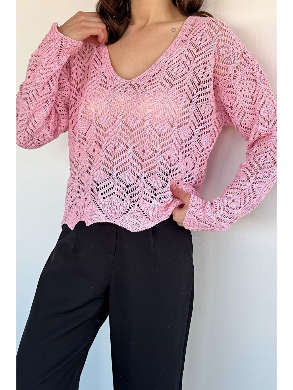 Pembe Kadın V Yaka Ajurlu Triko Bluz-2