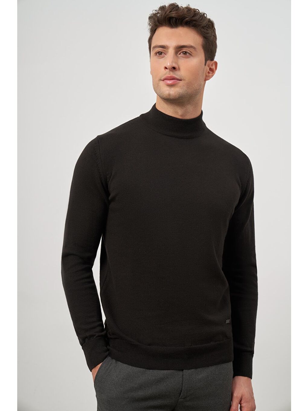 Siyah Uzun Kol Düz Örme Yarım Balıkçı Yaka Classic Comfort Fit Triko 1012245001