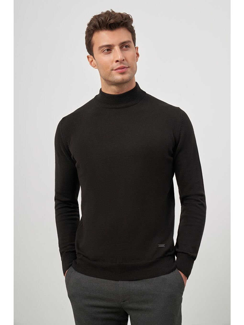 Siyah Uzun Kol Düz Örme Yarım Balıkçı Yaka Classic Comfort Fit Triko 1012245001-2