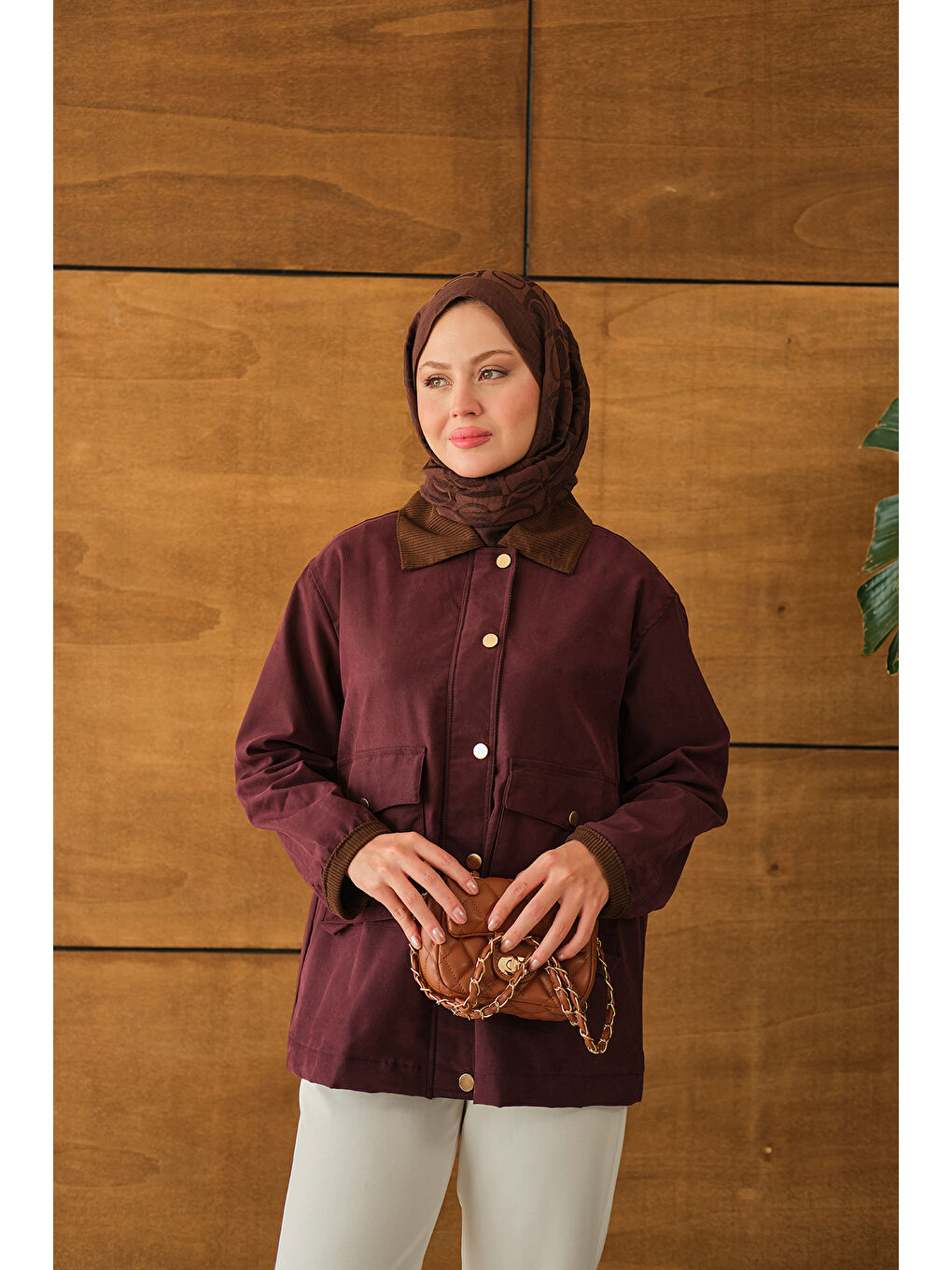 Kadın Yakası Ve Bilekleri Kadife Detaylı Ceket Bordo-2