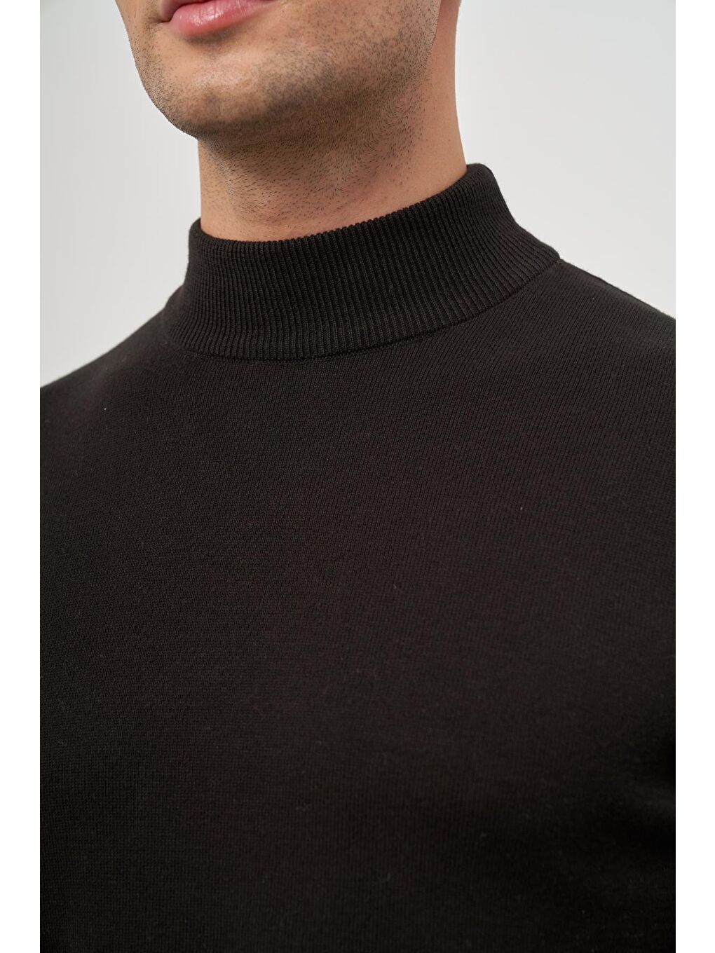 Siyah Uzun Kol Düz Örme Yarım Balıkçı Yaka Classic Comfort Fit Triko 1012245001-5