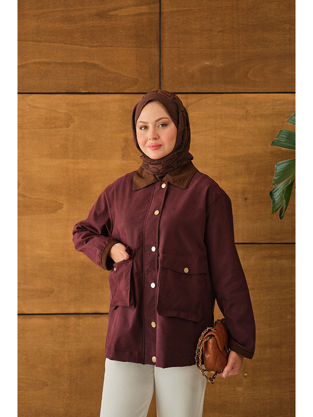 Kadın Yakası Ve Bilekleri Kadife Detaylı Ceket Bordo-3